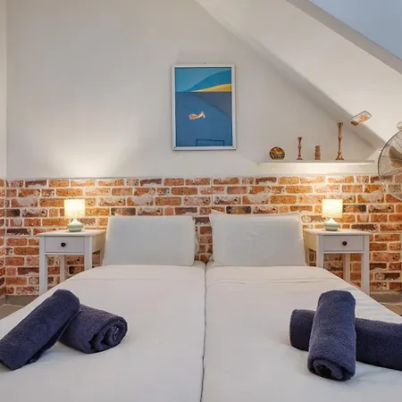 Stylish Maisonette With Yard Near Seafront Ivel1-1 펜션 슬리에마