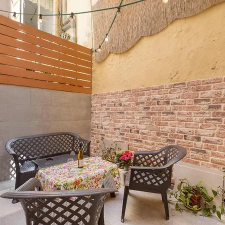 Stylish Maisonette With Yard Near Seafront Ivel1-1 슬리에마
