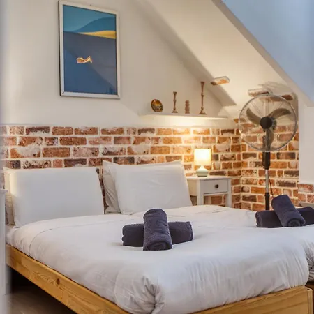 펜션 Stylish Maisonette With Yard Near Seafront Ivel1-1
