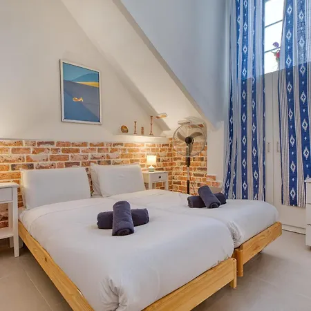 펜션 Stylish Maisonette With Yard Near Seafront Ivel1-1