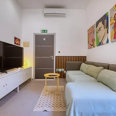 Stylish Maisonette With Yard Near Seafront Ivel1-1 펜션 슬리에마